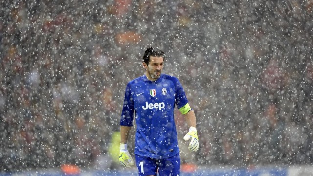 《全球电竞大赛门票销售火爆，票价创新高》，全球电竞联赛线下总决赛